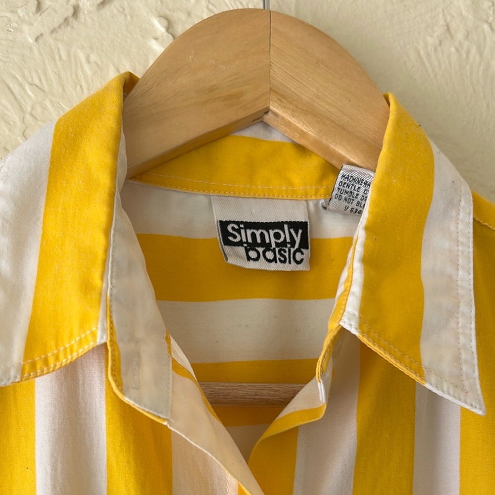 Simply Basic Striped Button Tank ☀️ size M - Picture 2 of 9